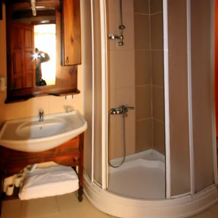 Akay Hotell 3*
