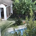 מלון Akay